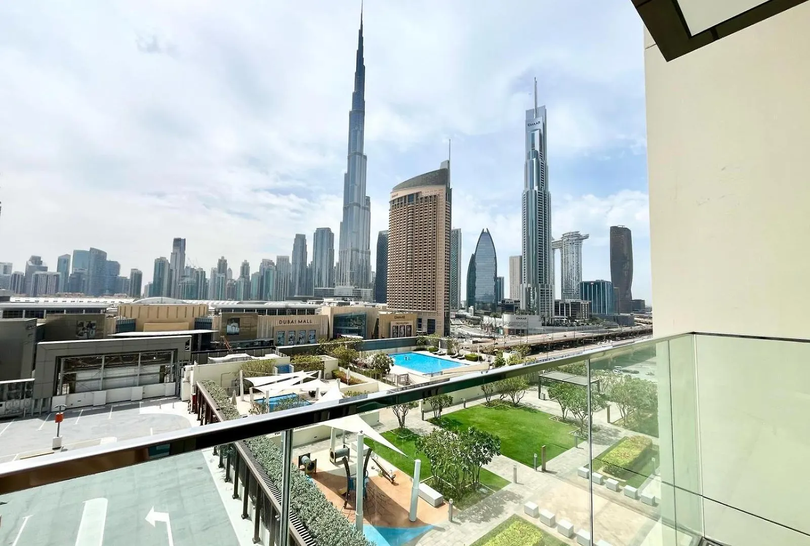 Burj View - 2 Bedroom Apartment Connected To Dubal Mall Dubai